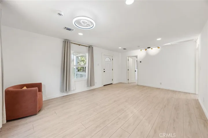 450 N Holliston, Pasadena, California 91106