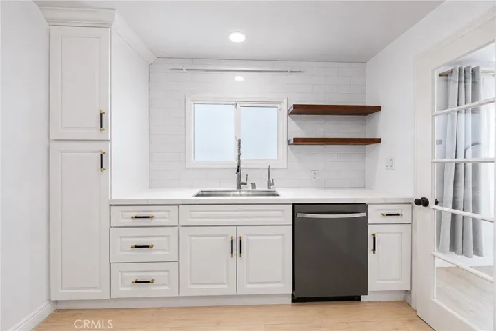 450 N Holliston, Pasadena, California 91106
