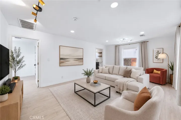 450 N Holliston, Pasadena, California 91106