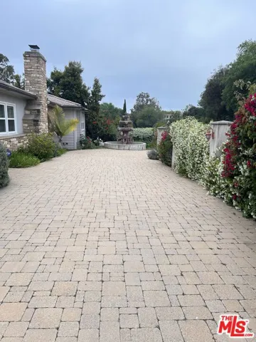 11570 W Sunset Boulevard, Los Angeles, California 90049