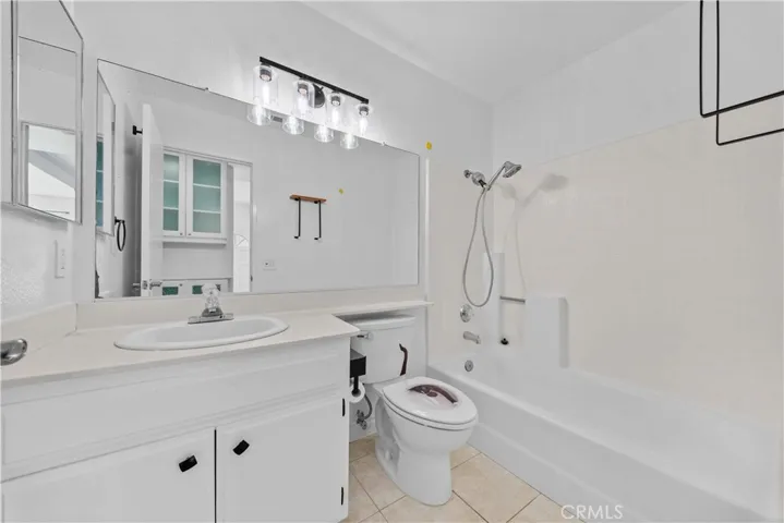 632 Springbrook 7, Irvine, California 92614