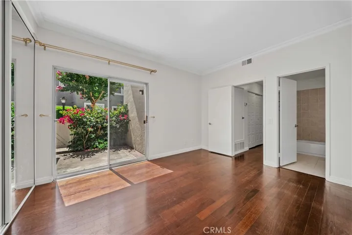 632 Springbrook 7, Irvine, California 92614