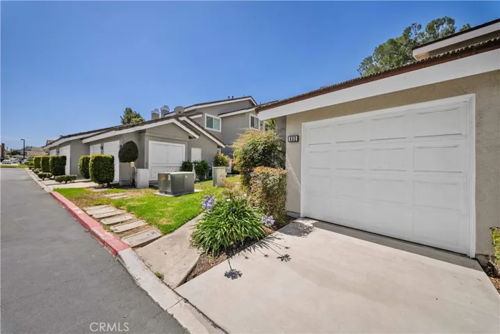 632 Springbrook 7, Irvine, California 92614