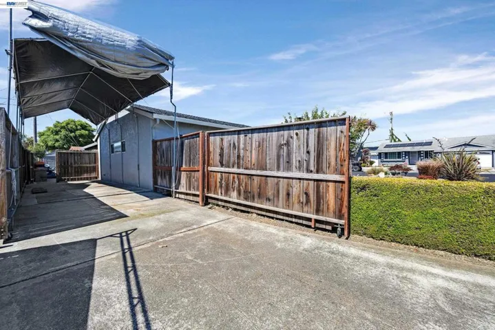25483 Lindenwood Way, Hayward, California 94545
