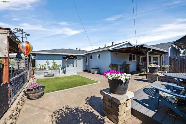 25483 Lindenwood Way, Hayward, California 94545