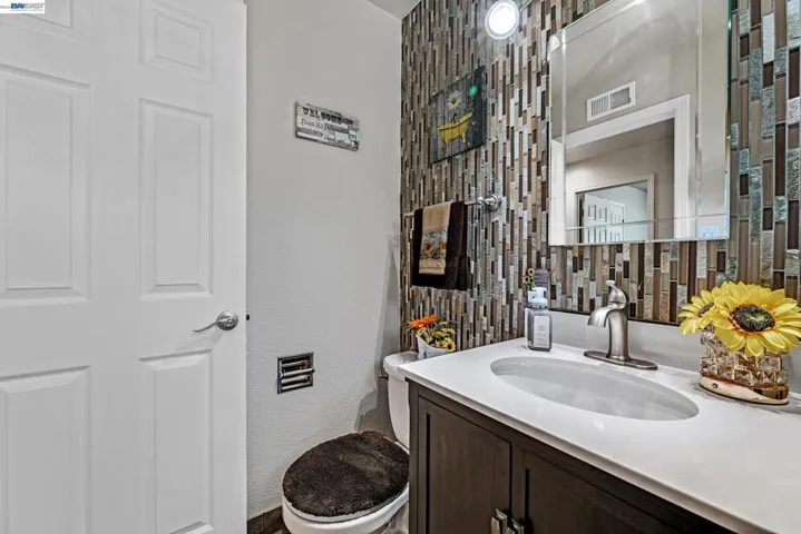 25483 Lindenwood Way, Hayward, California 94545