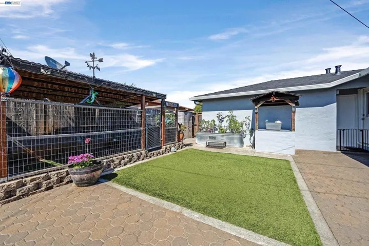 25483 Lindenwood Way, Hayward, California 94545