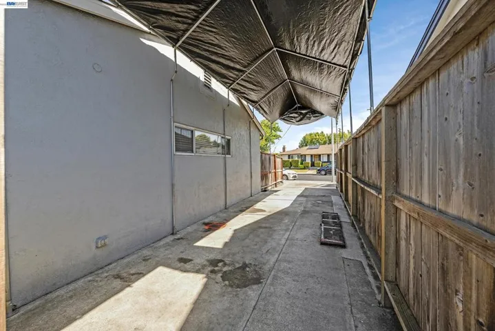 25483 Lindenwood Way, Hayward, California 94545