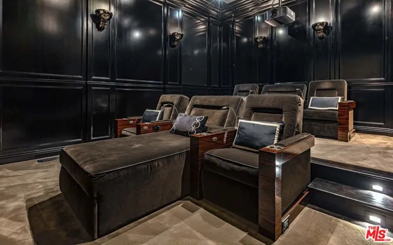 1467 N Kings Road, West Hollywood, California 90069
