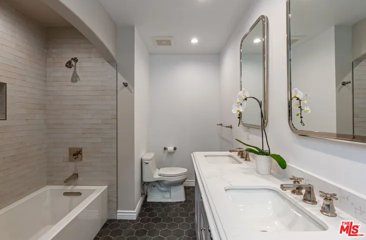 1467 N Kings Road, West Hollywood, California 90069