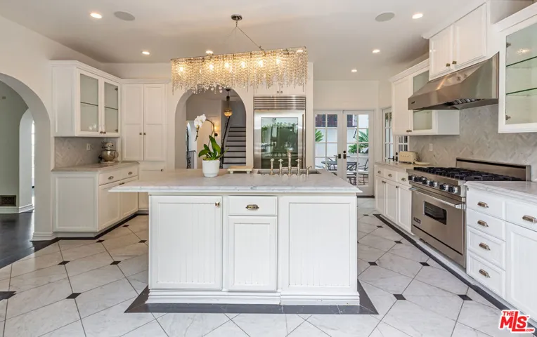 1467 N Kings Road, West Hollywood, California 90069