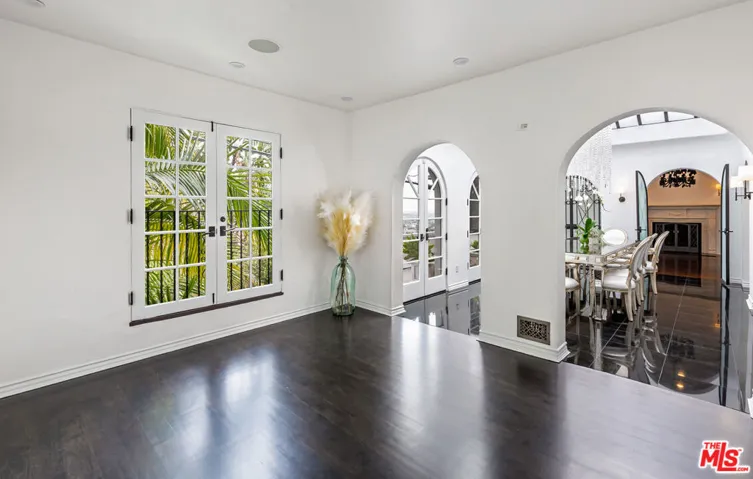 1467 N Kings Road, West Hollywood, California 90069