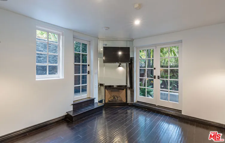 1467 N Kings Road, West Hollywood, California 90069