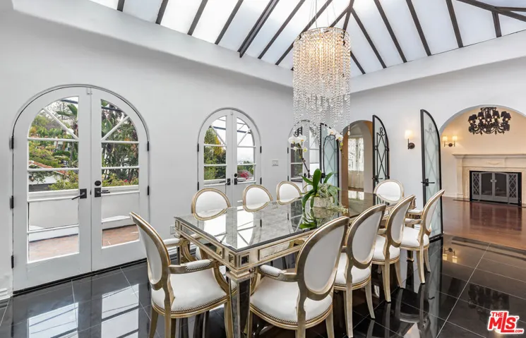 1467 N Kings Road, West Hollywood, California 90069