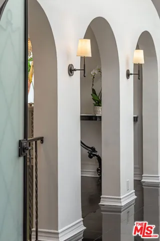 1467 N Kings Road, West Hollywood, California 90069