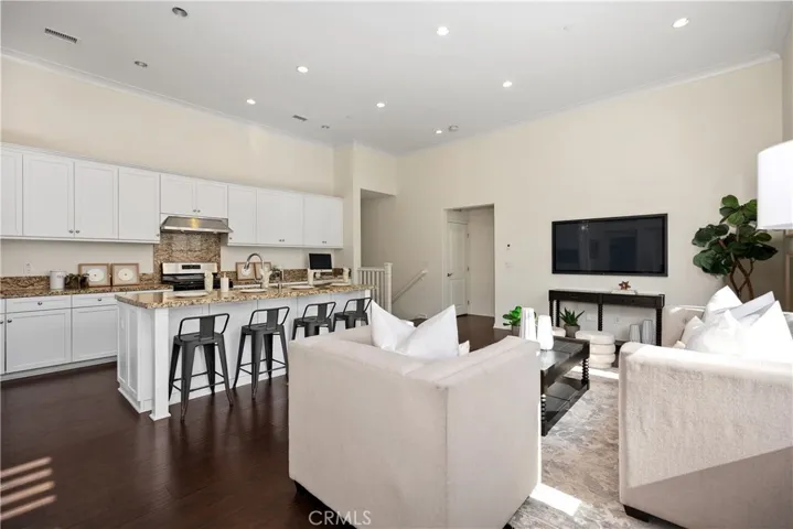 86 Mayfair, Irvine, California 92620