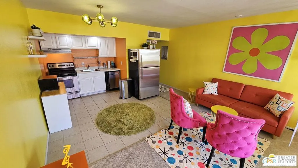 277 E Alejo Rd