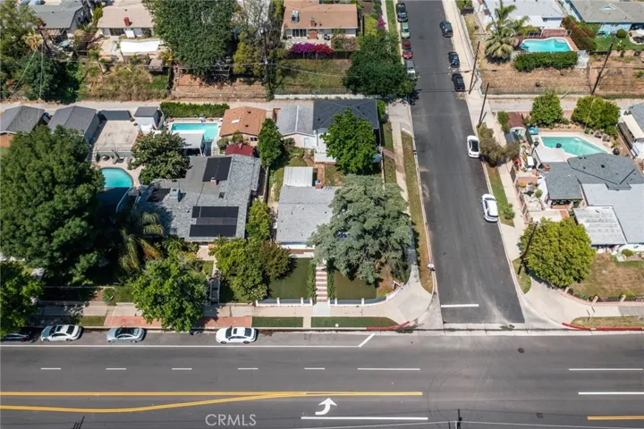 9661 Hayvenhurst Avenue, Northridge, California 91343