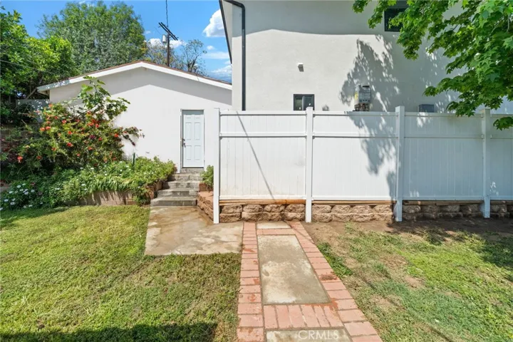 9661 Hayvenhurst Avenue, Northridge, California 91343