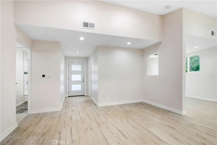 9661 Hayvenhurst Avenue, Northridge, California 91343