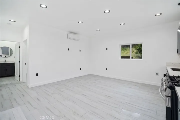 9661 Hayvenhurst Avenue, Northridge, California 91343