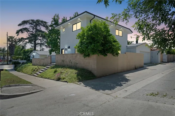 9661 Hayvenhurst Avenue, Northridge, California 91343