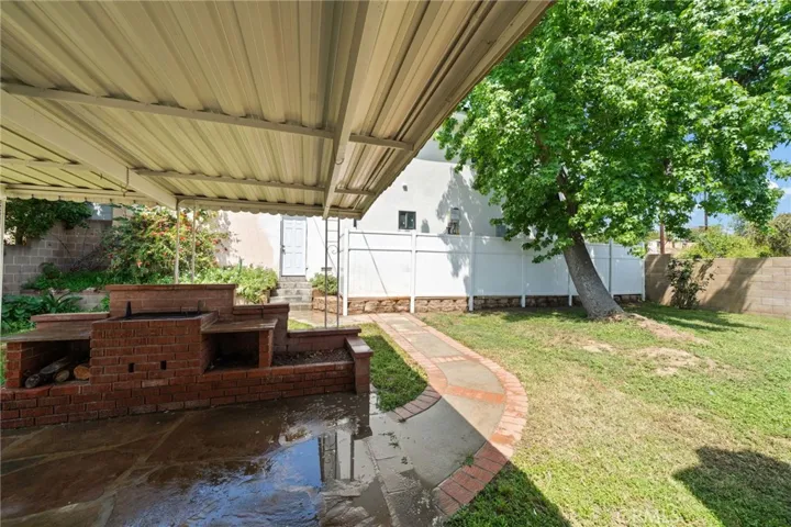 9661 Hayvenhurst Avenue, Northridge, California 91343
