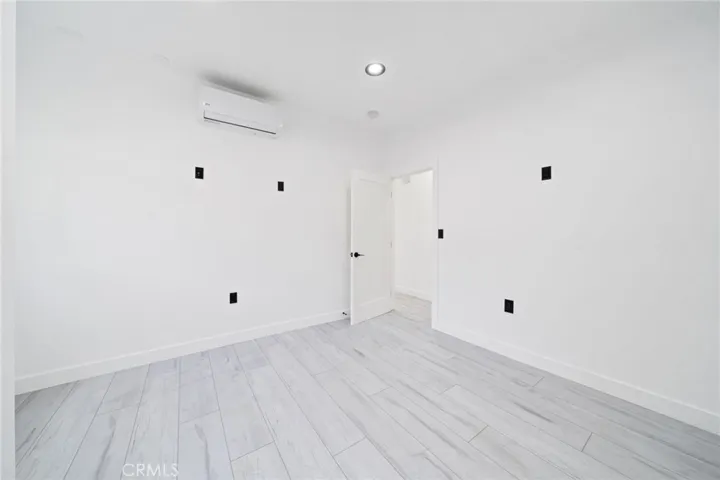 9661 Hayvenhurst Avenue, Northridge, California 91343