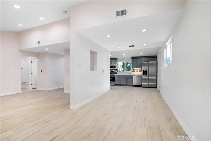 9661 Hayvenhurst Avenue, Northridge, California 91343