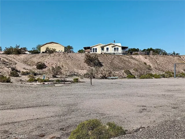 155 E Spikes, Needles, California 92363