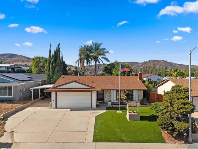 10124 Three Oaks Way, Santee, California 92071