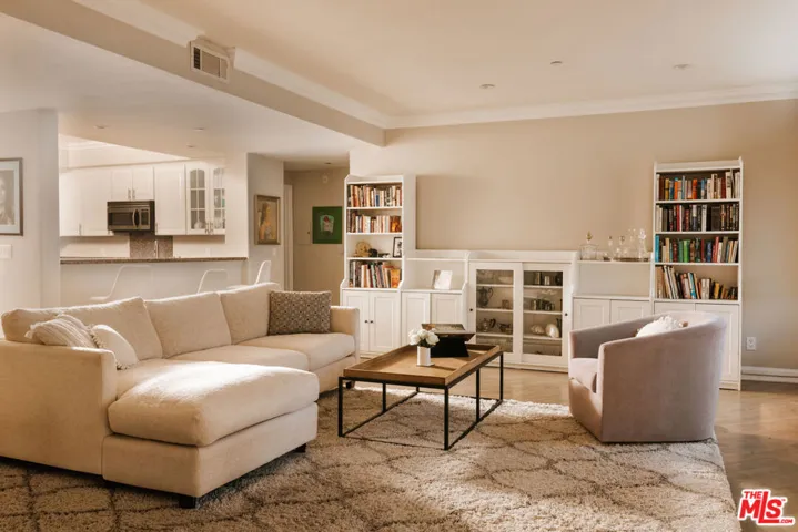 4237 Longridge Avenue 203, Studio City, California 91604 — photo 4