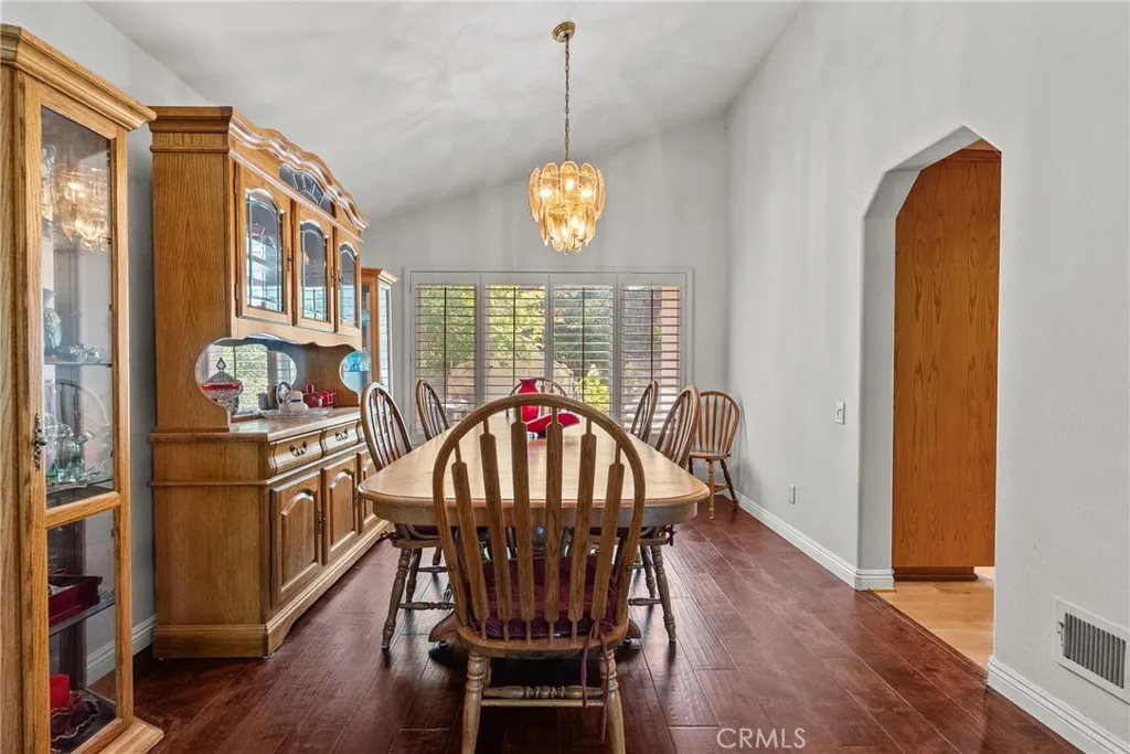 Dining room.