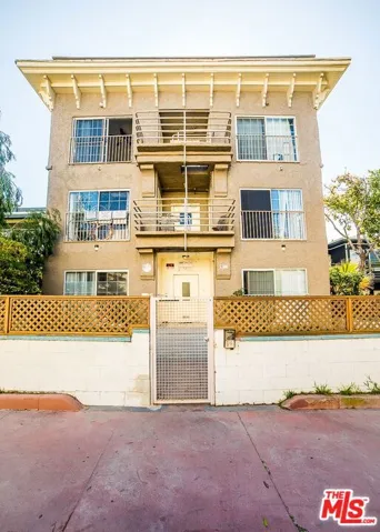 26 Breeze Avenue 2, Venice, California 90291