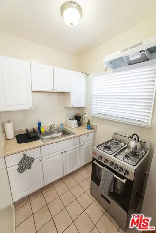 26 Breeze Avenue 2, Venice, California 90291