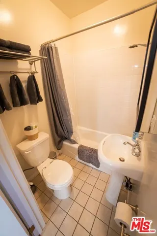 26 Breeze Avenue 2, Venice, California 90291