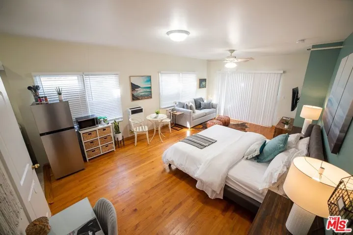 26 Breeze Avenue 2, Venice, California 90291