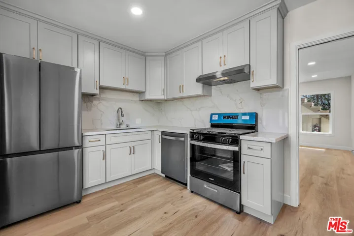 2027 Euclid Street C, Santa Monica, California 90405