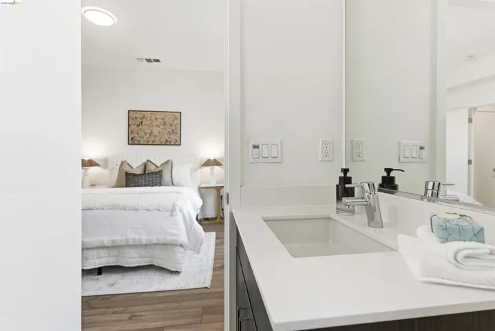 First Floor En Suite Bathroom