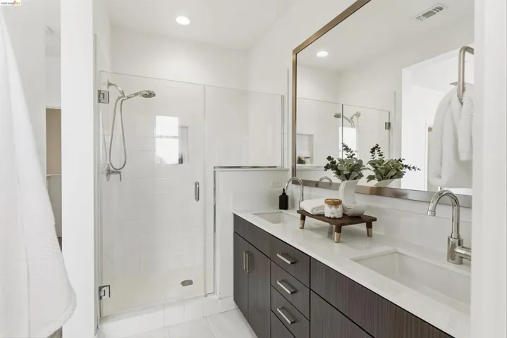 Primary En Suite Bathroom