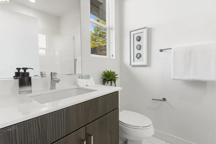 First Floor En Suite Bathroom