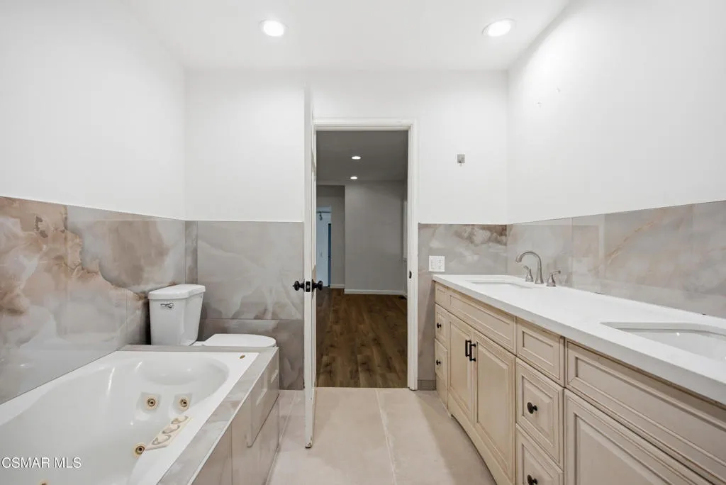 23777 Mulholland Hwy unit 115 Bathroom-4 23777 Mulholland Hwy unit 115 Bathroom-4