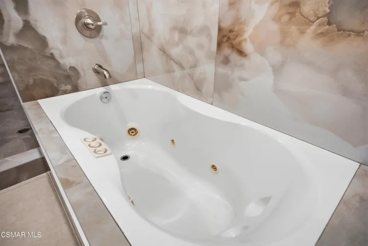 23777 Mulholland Hwy unit 115 Bathroom-5