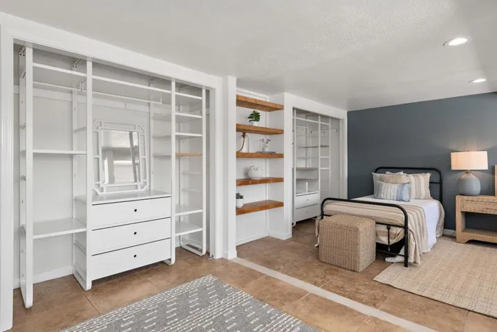 Bedrooms 4 and 5 combined.