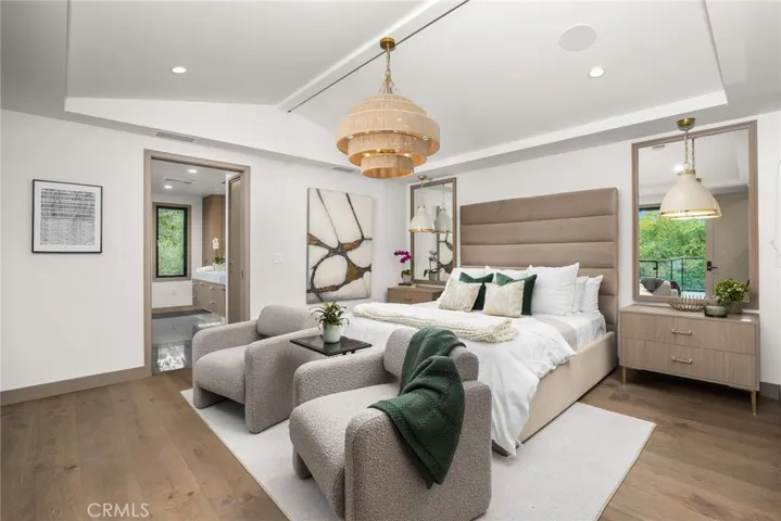 4607 Alta Canyada, La Canada Flintridge, California 91011
