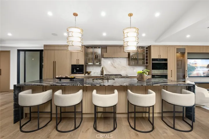 4607 Alta Canyada, La Canada Flintridge, California 91011