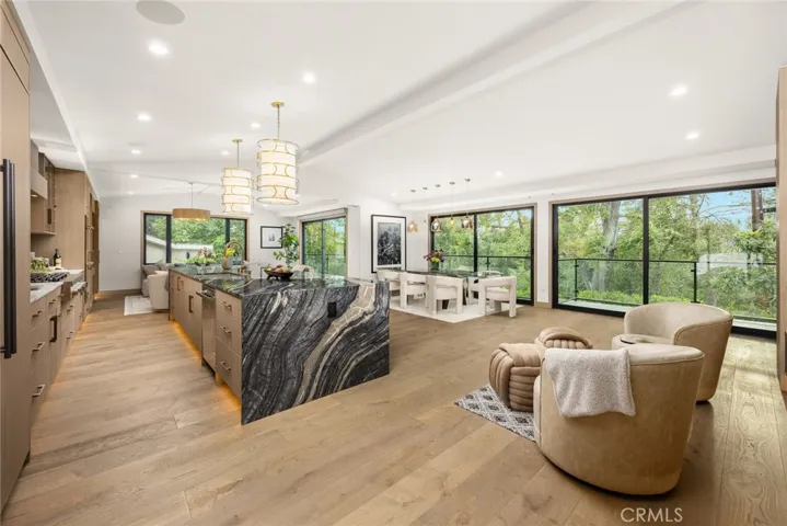 4607 Alta Canyada, La Canada Flintridge, California 91011