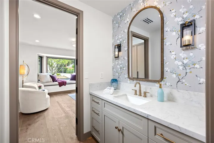 4607 Alta Canyada, La Canada Flintridge, California 91011