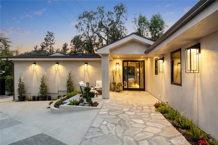 4607 Alta Canyada, La Canada Flintridge, California 91011