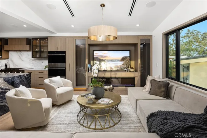 4607 Alta Canyada, La Canada Flintridge, California 91011